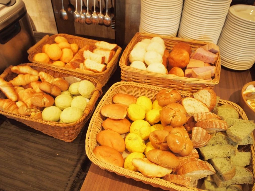 ボナトリーチェ ランチ 三宮 神戸 東遊園地 パン食べ放題 ビュッフェ バイキング